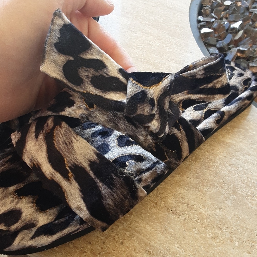 Rachel Zoe animal print velvet slippers size 9 - Picture 2 of 9